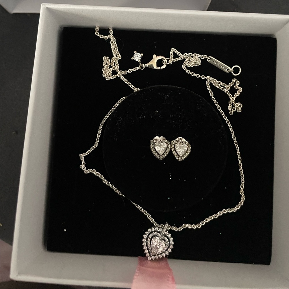 Pandora heart necklace & earring set